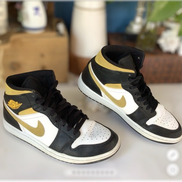 Air Jordan 1 Mid Mens Size 8 Yellow Ochre Black White